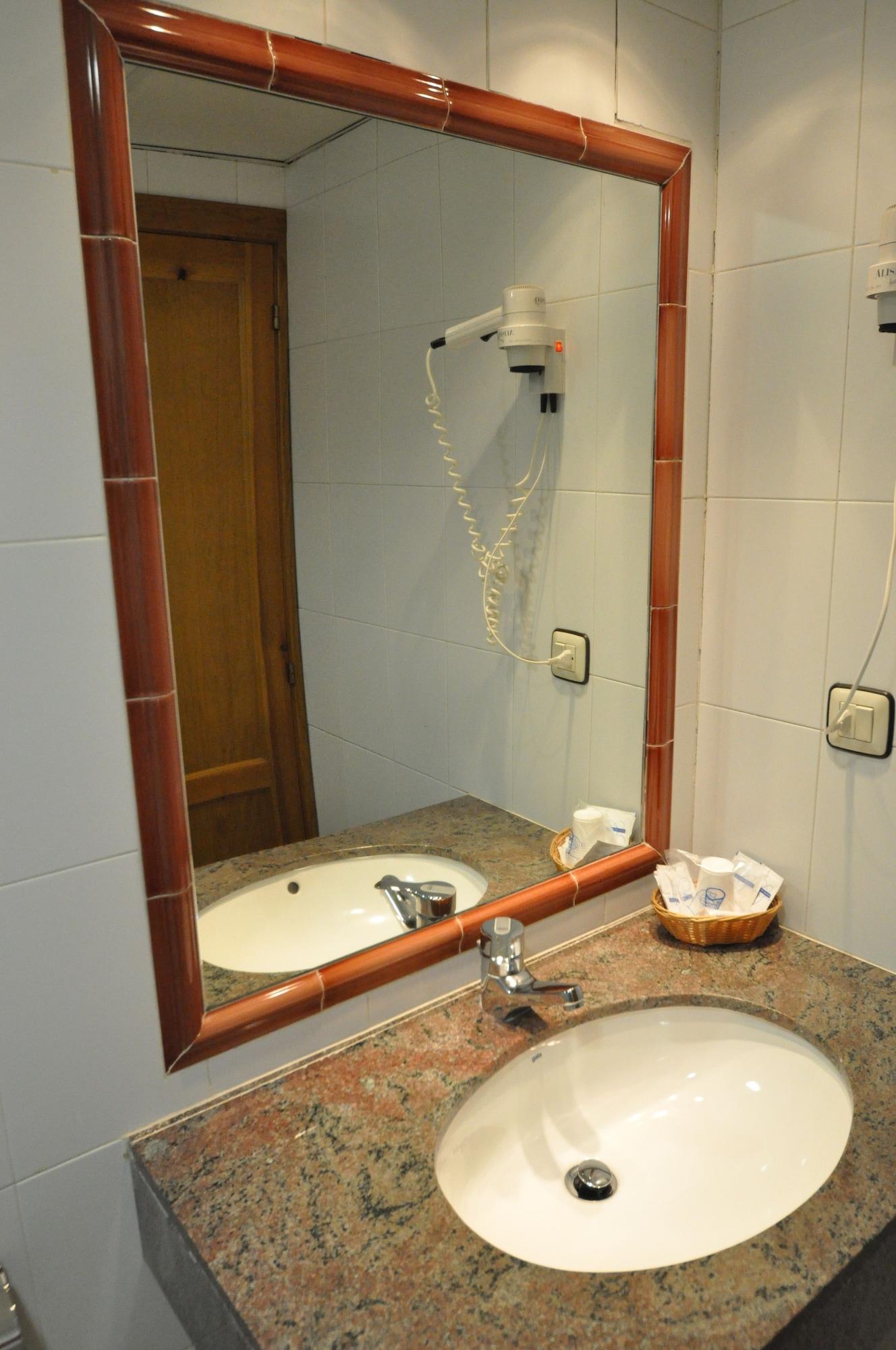 Yomo Petit Paris Hotel Encamp Kültér fotó